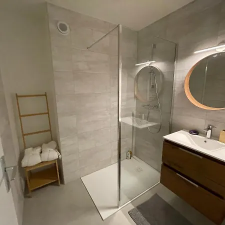 شقة Lovely 2-bedroom Flat In Voltaire Old-town *
