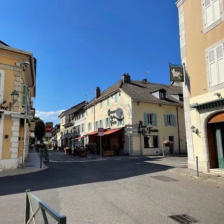شقة Lovely 2-bedroom Flat In Voltaire Old-town *